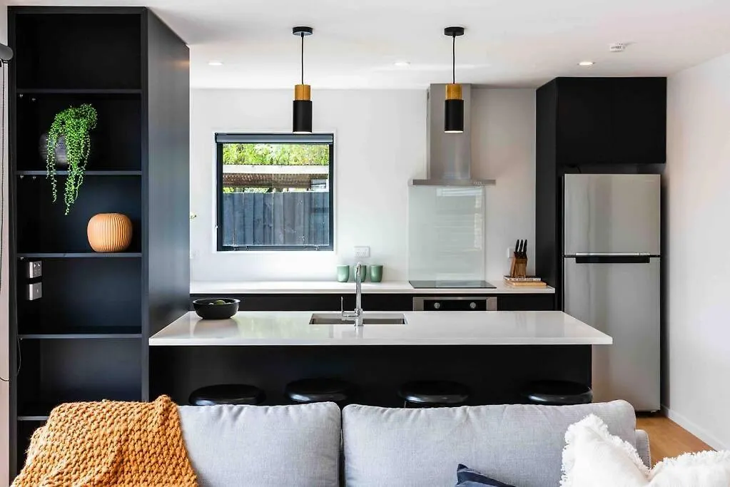 New State Of The Art Sunny Warm Free Park Apartment Christchurch